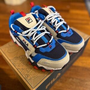 Fila Blue, Red, & Cream Sneakers with Retro Design. Sz 5. Preowned.